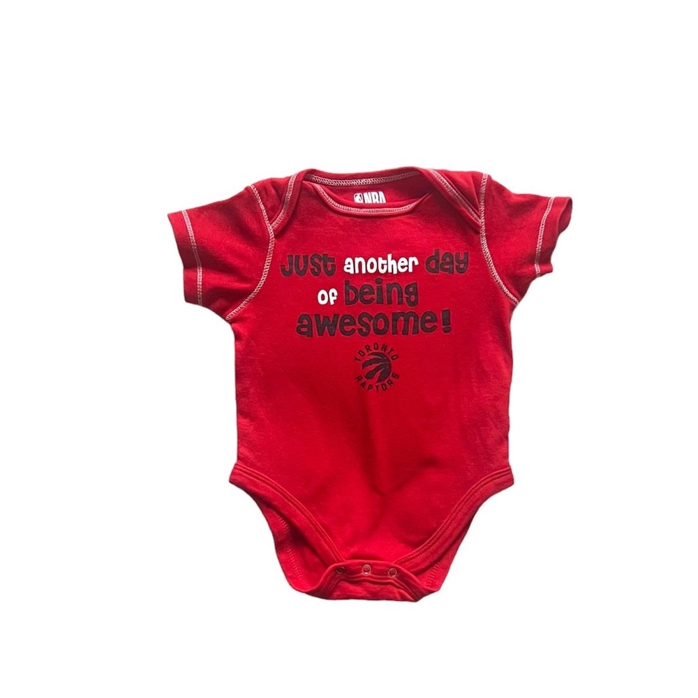 NBA Raptors bodysuit bundle 0-3 months - Picture 5 of 8